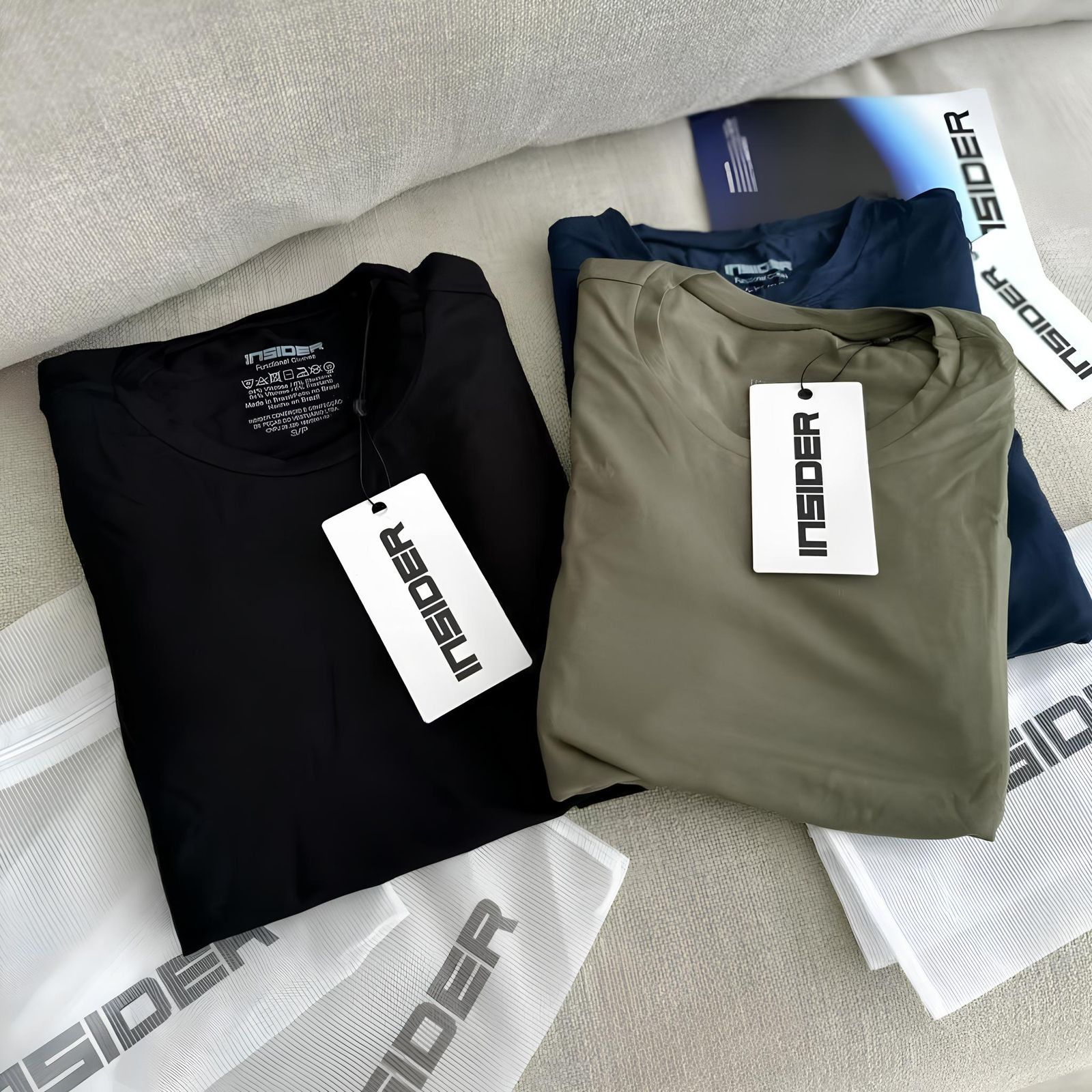 Daily T-shirt Insider
